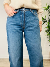 Load image into Gallery viewer, Shore Jeans - Size 29
