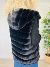 Load image into Gallery viewer, Faux Fur Reversible Gilet - Size M
