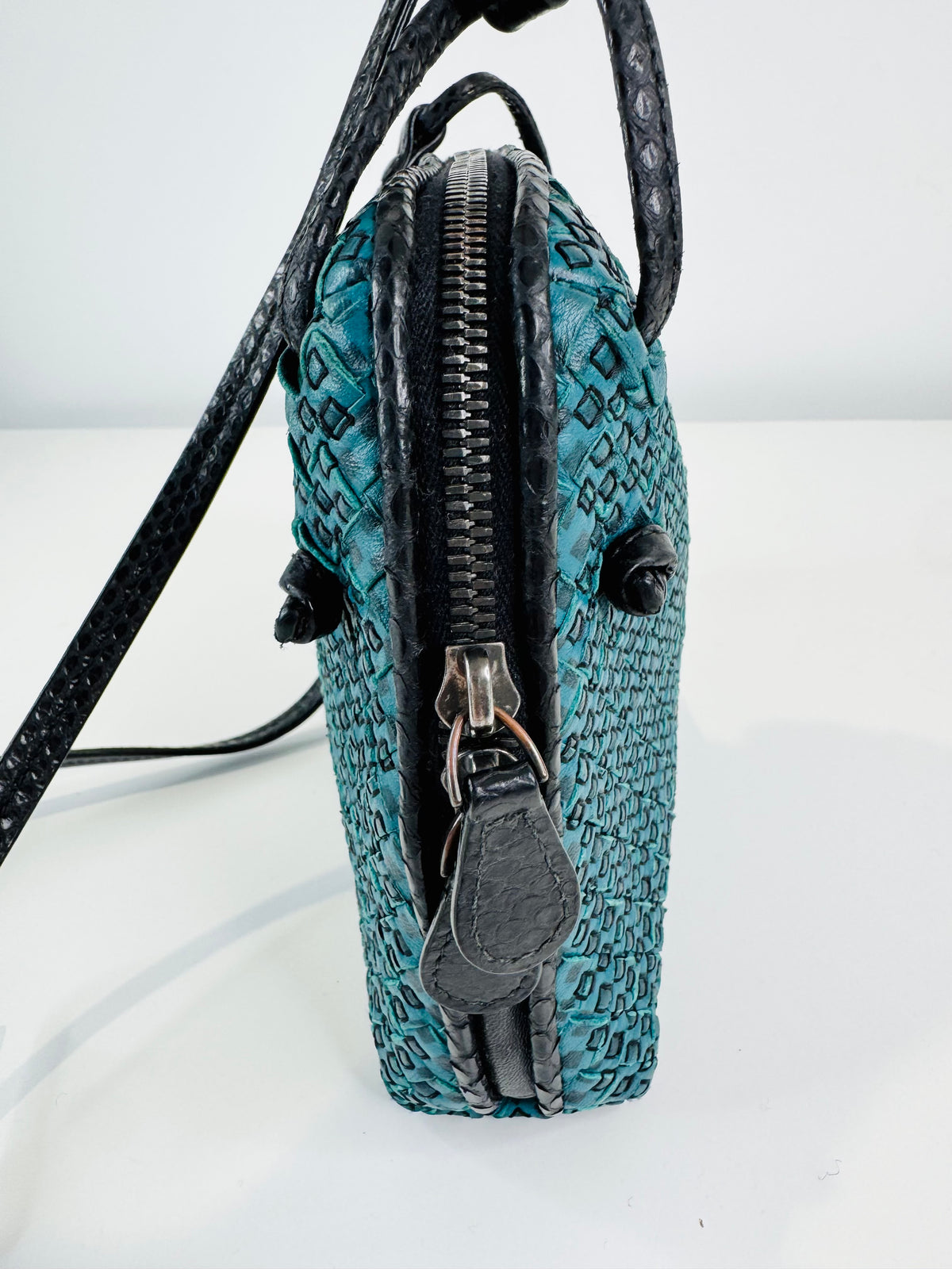 Intrecciato Leather Nodini Crossbody Bag
