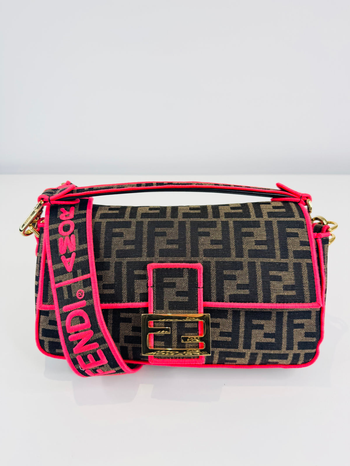 Zucca Canvas Crossbody Baguette Bag