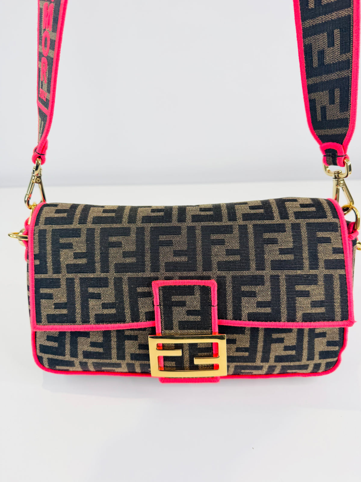 Zucca Canvas Crossbody Baguette Bag