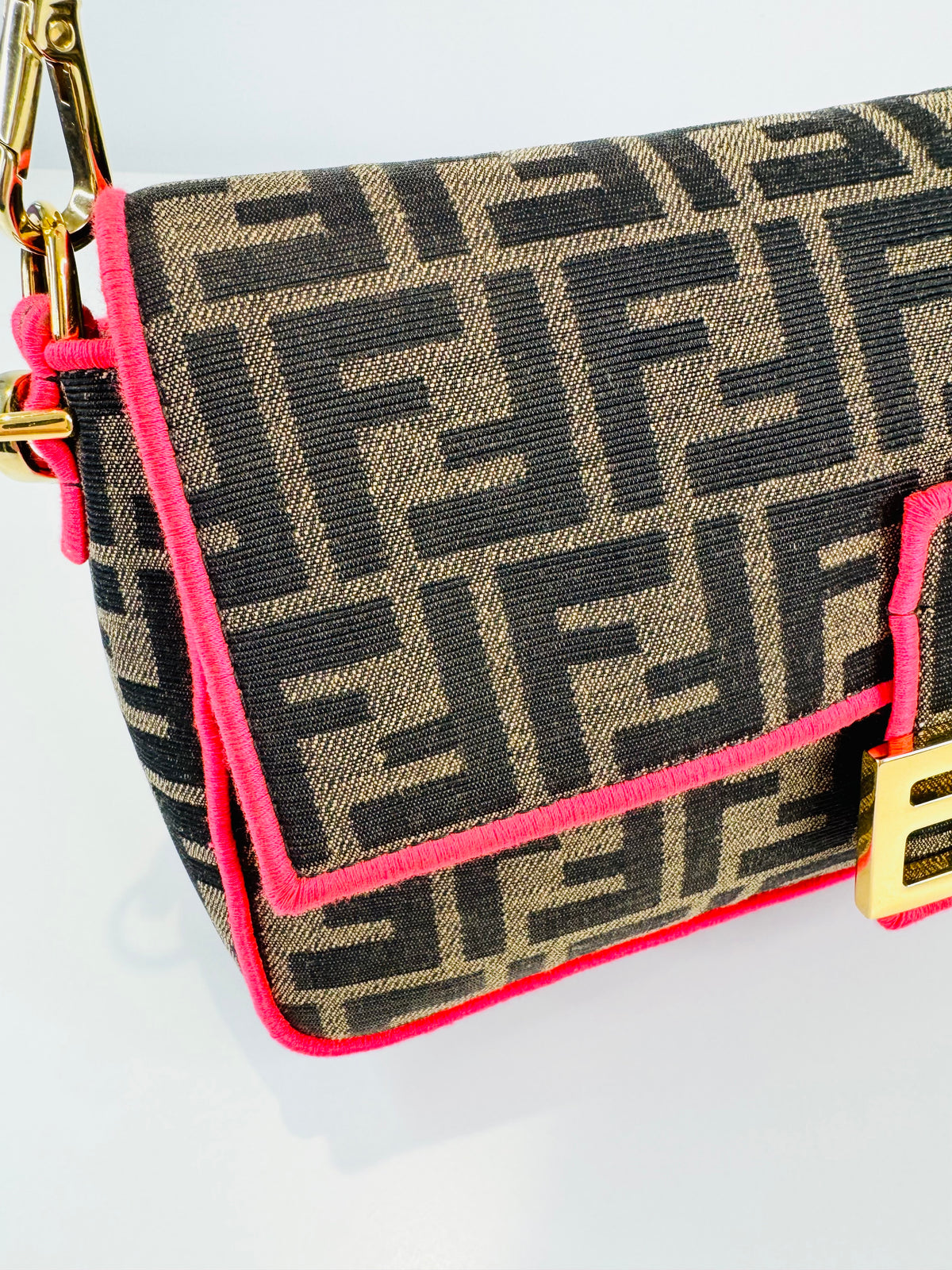 Zucca Canvas Crossbody Baguette Bag