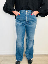 Load image into Gallery viewer, Straight Leg Jeans - Size 32
