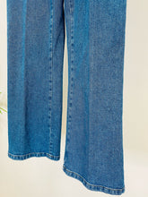 Load image into Gallery viewer, Park Flared Jeans - Size 1
